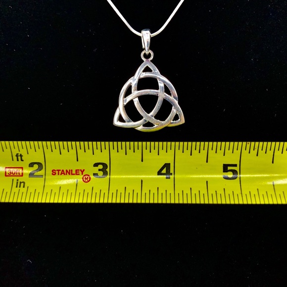 Silver plated Celtic Trinity Knot pendant - Picture 3 of 4